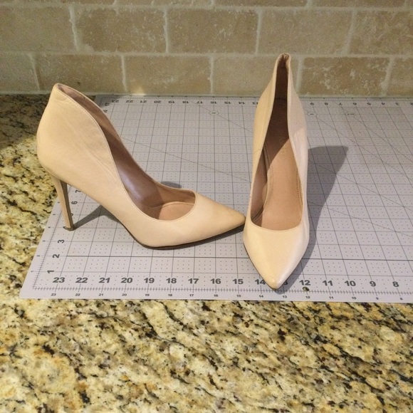 Beautiful Enzo Angiolini nude leather heels - Picture 1 of 6